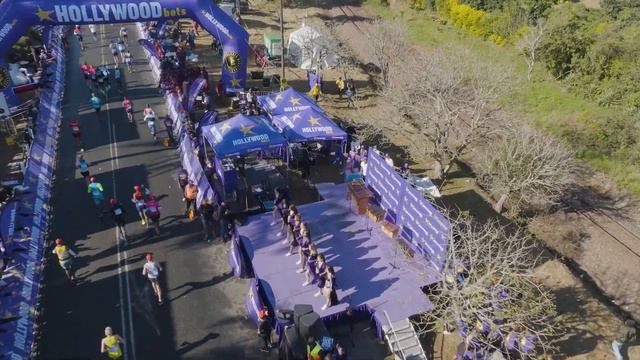 Comrades Marathon 2023 | Hollywoodbets Half Way Mark | Teko Modise | Brian Baloyi | Robert Marawa смотреть онлайн