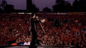 Robbie Williams - Me And My Monkey ( Live at Knebworth )