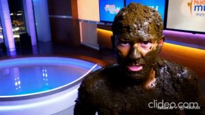 Человек  Грязь и  капитан   Парошкофф.