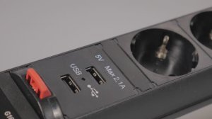 Выдвижные вертикальные блоки розеток в черном цвете POP-UP 3 EURO+2 USB | Обзор товаров