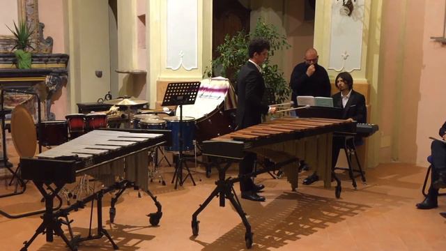 Ney Rosauro: Concerto No. 1 for Marimba, IV mov. Performed by Vescovi Campera Duo. смотреть онлайн