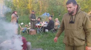 Ну ка мечи стаканы на стол