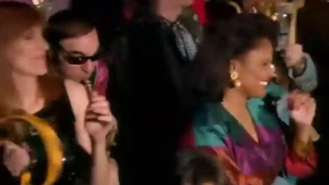 Darlene Love - All Alone On Christmas (Official Video) смотреть онлайн