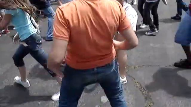 Senior BBQ '07- DANCE part 1 смотреть онлайн