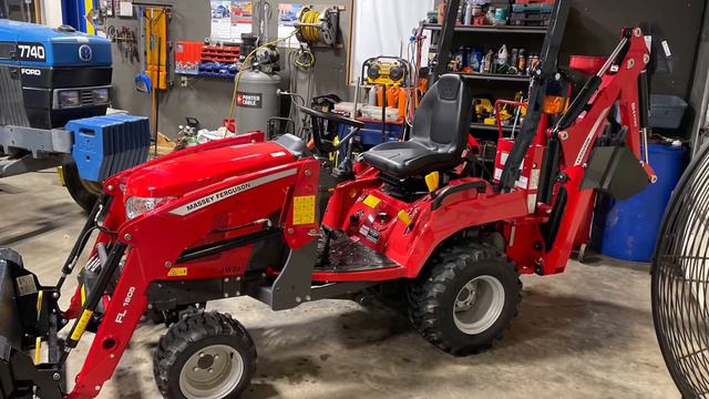 Massey Ferguson GC1723EB смотреть онлайн