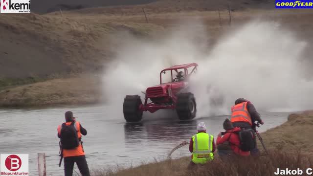 Тысячесильные Монстры ездят по воде и отвесным горам - Formula Offroad!