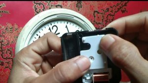 Cara memperbaiki jam dinding yang mati/rusak