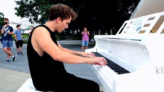 TIME - HANS ZIMMER STREET PIANO PERFORMANCE Peter Buka смотреть онлайн
