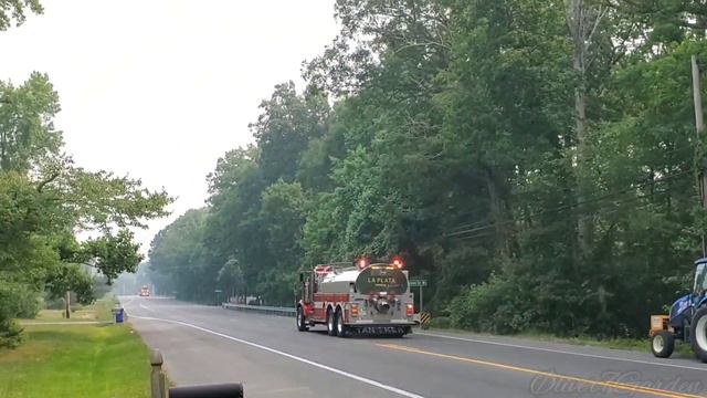 La Plata VFD double pull with Truck & Foam Tanker 1 responding to a barn fire in Dentsville смотреть онлайн