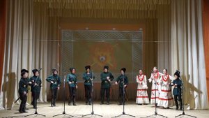 Над станицей разливался звон