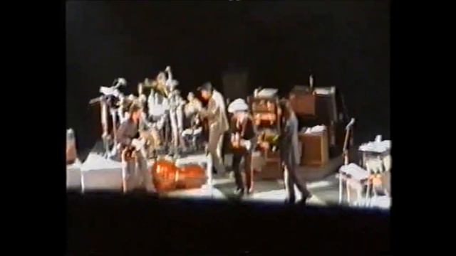 Bob Dylan - Subterranean Homesick Blues - Brighton 04.05.2002 смотреть онлайн