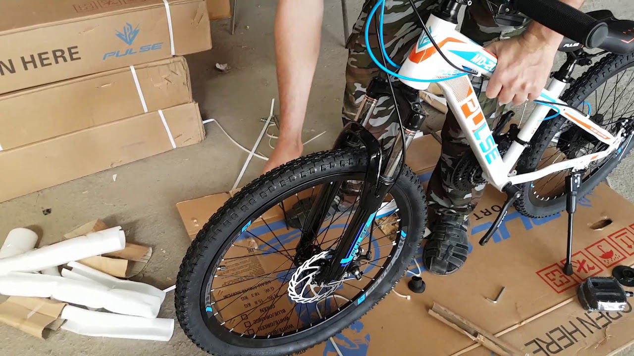 Как собрать горный скоростной новый велосипед Pulse Видео. Часть 1 смотреть онлайн