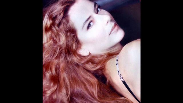 Monica Guerritore @ TRE UOMINI E UNA CUFFIA смотреть онлайн