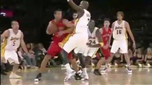 Jordan Farmar Dunks on Chris Bosh's Family.mp4