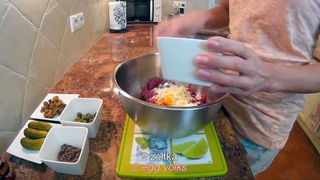Tatar na bosko (Raw beef "Steak Tartare" in a brilliant way)