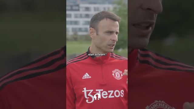 Dimitar Berbatov speaks on how he mastered his touch whilst growing up 🙏 #footballer #manunited