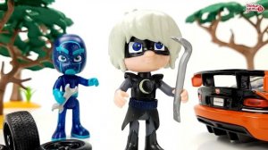 Мультик  про игрушки Автосалон. Покупаем новый автомобиль! Гонки с аварией  Smart Kids TV