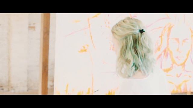 Suzanne Sanders - Better Dream On смотреть онлайн