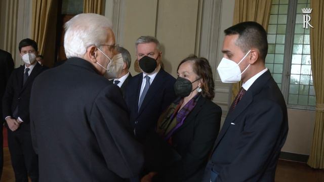 Mattarella incontra il Presidente del Consiglio dei Ministri ed altri membri del Governo смотреть онлайн