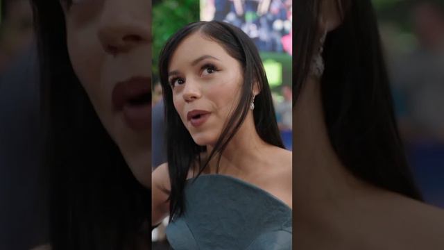 Дженна Ортега на премьере "Битлджус 2" в Англии
