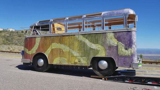 Walter Arrives смотреть онлайн