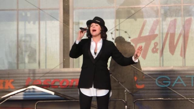 Ilona Csáková - teď královnou jsem já - v Prostějově смотреть онлайн