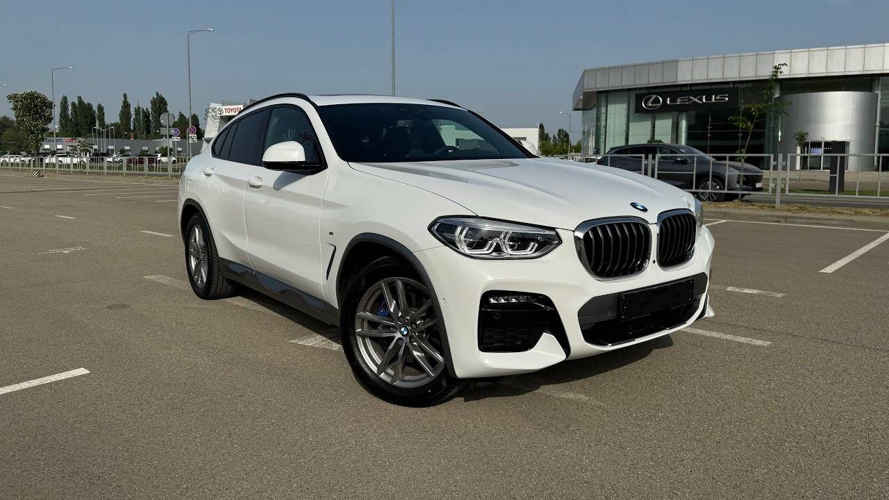 Гламурный купе-кроссовер BMW X4 (G02) M Sport из Кореи. Обзор комплектации.