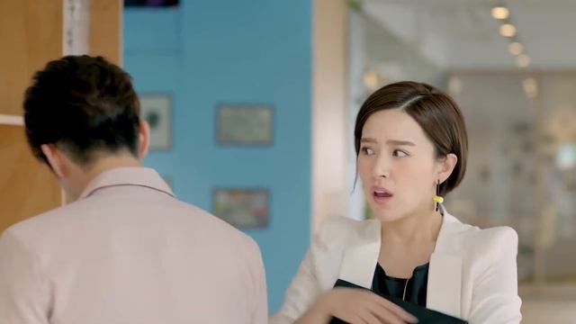 霸总把灰姑娘拥进怀里，当众承认灰姑娘是他女朋友💖Art In Love 那刻的怦然心动💋Chinese Drama 阚清子