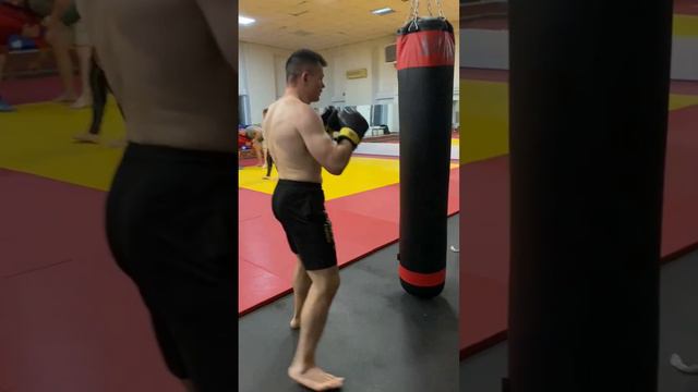 Атмосфера спорта осенним вечером 😁💪