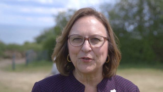 Senator Deb Fischer Speaks on Attending the 75th Anniversary of D-Day смотреть онлайн