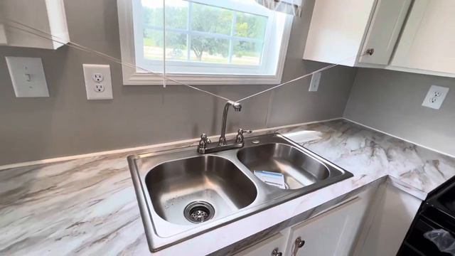 HOME SWEET 1 Bed HOME!! With a Porch - WOW смотреть онлайн