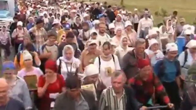 Крестный ход к чудотворной иконе Божией Матери "Избавительница от бед" 2006 г. смотреть онлайн