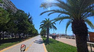 поездка на автокаре по бульвару.