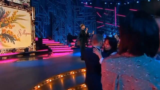 БЕСПОДОБНАЯ песня "Люби❤",автор-исполнитель Александр Эгромжан💞@egromzhan/Привет,Андрей!/Россия1🇷🇺 смотреть онлайн