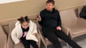 ELİF SİNEM YİNE HASTANEDE !! HAVUZDA KULAĞI MİKROP KAPTI !! BEKLERKEN UYUDU !!