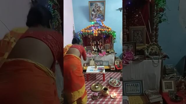 প্রাতঃকালে ভগবান শ্রীকৃষ্ণের আরতি।। Vora Bhagwan aroti #youtube #joy_radha_krishno #love #viral