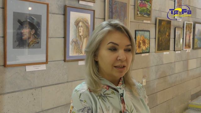 Выставка «Осенний вернисаж» открылась во «Дворце культуры «Строитель»
