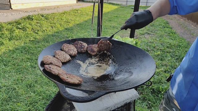 Гамбургеры на садже