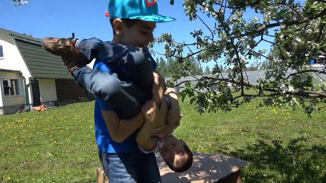 Kids Pretend Play Hide and Seek Peek a Boo funny Game for Kids from Andrey Everyday смотреть онлайн