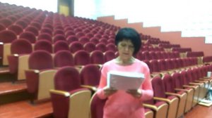 В ДК Новоалександровска театральные кресла Примэк от Фурнитрейд. Монтаж кресел в зале.