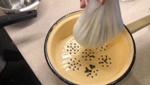 Как готовить сыр панир в домашних условиях How to make cheese Paneer at home.