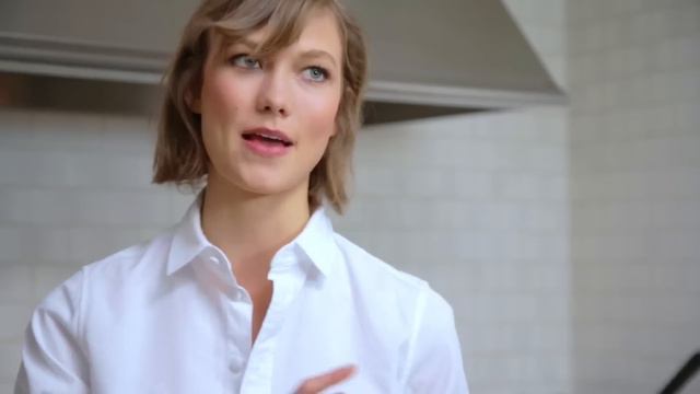 How To Bake Oatmeal Scones With Karlie Kloss - Elettra's Goodness - Vogue смотреть онлайн