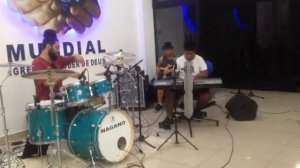 Ousado amor - Rapha Dantop-key - Jean Michel-drums -Ozeas fender-bass