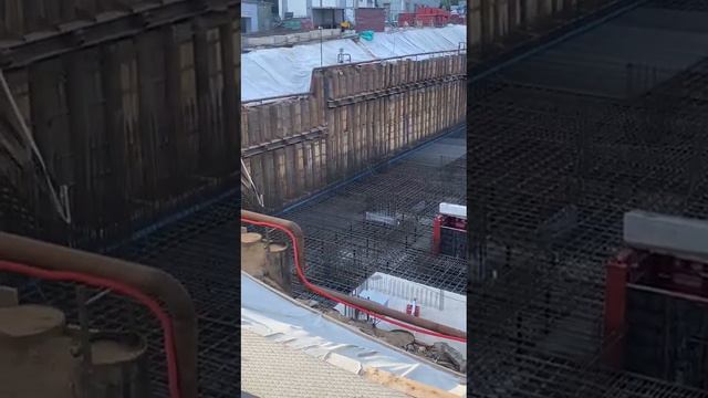 Заливаем более 1200 кубов бетона