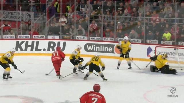 Классная передача Хрипунова на гол Куликова/Khripunov feeds Kulikov for great goal смотреть онлайн