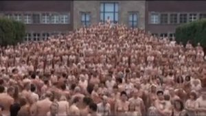 Spencer Tunick in Germany - Ehrenhof Düsseldorf, 6th August 2006
