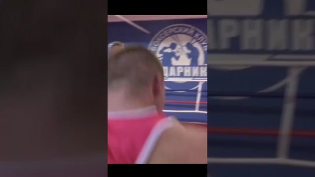 УУУЭЭУ! Мега рубка боксеров! Много нокдаунов и сила воли!