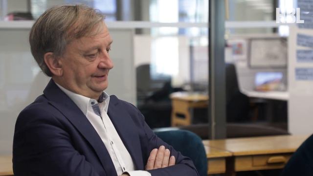 Valchatt med Hjallis Harkimo (taget ur live-sändningen 26.3)