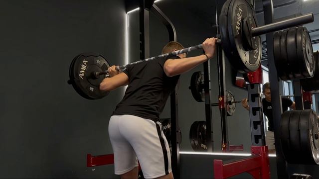 НЕ ТРЕНИРАЙТЕ С ЖЕНИ... смотреть онлайн