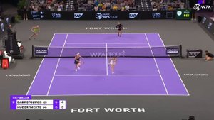 Dabrowski/Olmos vs. Mertens/Kudermetova | 2022 WTA Finals Group Stage | Match Highlights